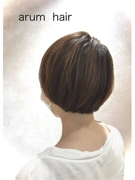 アルム(arum) 軽やかタイトな大人ショートボブ