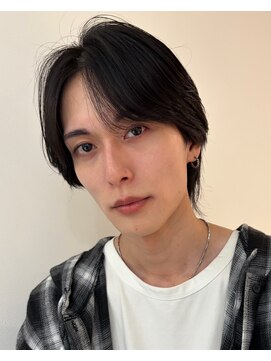 リリット(ReLit) 波巻きツイストスパイラル刈り上げセンターパートフェザーパーマ