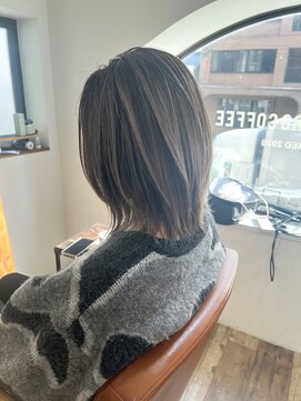 ジジ アドラーブル ヘア サロン(JiJi ADRABLE HAIR SALON) 髪質改善×外ハネくびれボブ|ツヤ感のある大人ミディボブ