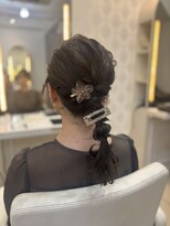 フレア(FLAiR) 20代30代結婚式お呼ばれヘアセミロングふわふわ編みおろし