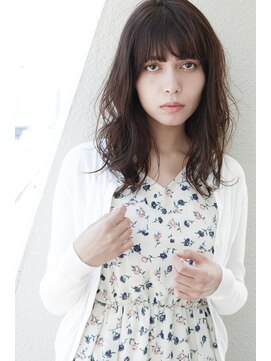 ネイヴィル(navile) ナチュラルベージュ×ミディアムヘア