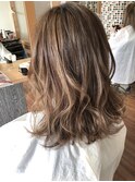 ハイライト外はねボブ