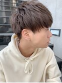 グレーアッシュカラーのグランジマッシュ　短髪　モテ髪