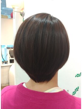 クローバー 綱島(CLOVER) ローレイヤーショート×ヘアドネーション