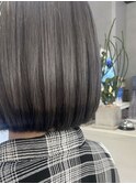 ぱつっとボブ　切りっぱなしボブ　裾カラー　グレージュカラー