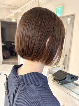 ヒビヲ(HIBIO) 切りっぱなしショートボブハイトーンカラーミルクティーベージュ