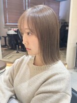 ヒビヲ(HIBIO) ショートボブ切りっぱなしボブタッセルボブ長めボブダブルカラー