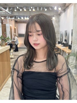 カシェル(cashel kishaba) 透明感オリーブグレージュ