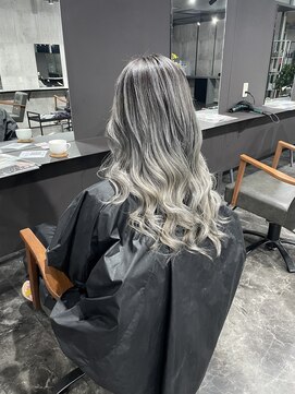 レゴリス(REGOLITH) バレイヤージュ