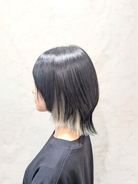 ウシワカマルエムティードット(USHIWAKAMARU MT.) ホワイトシルバー×ブラック