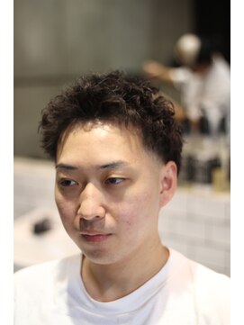キングスマントーキョー 多摩センター2nd(KINGSMAN TOKYO) パーマ×フェードスタイル