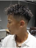 MEN'S/ハイライト×ツイスパ×フェード/短髪/アップバング