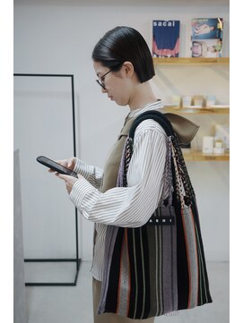 フェイヴィーズ(FavyS) ストレートパーマ襟足ギリギリ耳掛けミニボブ