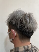 レベル 葛西店(LEVEL) ベリーショート ツーブロック パーマ シルバーカラー 葛西メンズ