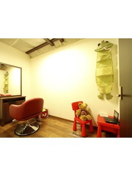 幅広い年齢層に愛されるサロン★地域密着型でアットホーム。ファミリーでのご来店も多い実力派サロンです！