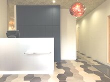 《cheRm内観紹介◆受付スペース》照明1つ1つまでこだわった受付/丁寧にご対応させて頂きます♪
