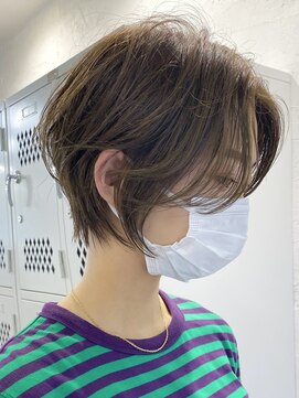 エリマ 調布(elima) 大人かわいいショートボブ カーキグレージュ フェザーバング