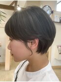 耳かけショートスタイル