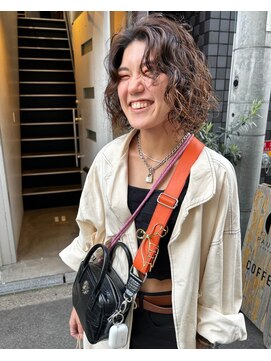 ポーズ(PAUSE) 大阪 梅田 ブリーチパーマ