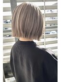 ホワイトグレージュ