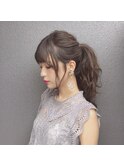 グレージュカラー＋透明感＋ポニーテール