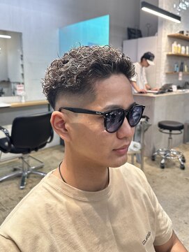 ザデイ カットアンドカルチャーショップ(THE DAY CUT&CULTURE SHOP) 極道パーマ[メンズカット/フェード]
