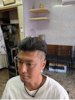 タカ(TAKA)&nbsp;ツーブロック７，３パート