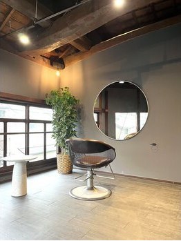 リスタバイスニップ(Lista by snip)の写真/【中崎町駅徒歩5分】スタイリスト3名のアットホームSALON♪「なりたい」に寄り添ってくれるのが人気のPoint