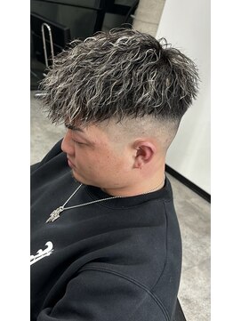 イーラ(era) 短髪マッシュ