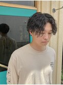 刈り上げセンターパート×波打ちパーマ
