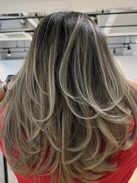 メリー オオサカ(Merly Osaka) layer balayage