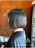 丸み前下がりボブ