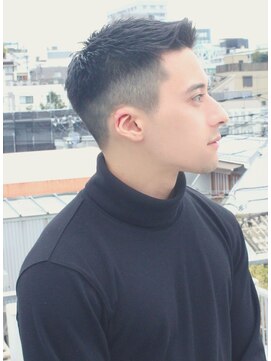 ジジバイワースホワイル(jiji by WORTH WHILE) 刈り上げセンターパートサーフカールフェザーパーママレットヘア