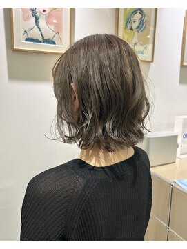 オリガミ トイロ(ORIGAMI TOIRO) ブリーチ無しベージュ×軽やかボブスタイル