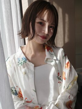 ユノ(juno) 透け前髪×外ハネナチュラルボブ