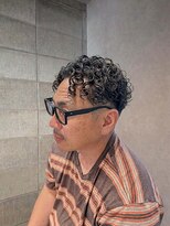 ワンワンオー バーバーショップ コンチネンタル(@110 BARBER SHOP continental) 海外風センターパートツーブロックアップバングフリックパーマ