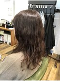 ミックス巻きパーマで動きをプラス