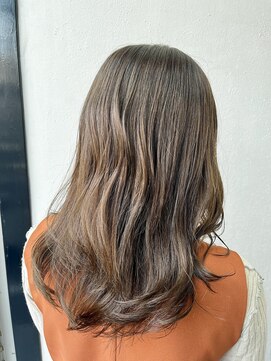 エイト新宿店(EIGHT shinjuku) ミルクティーベージュ