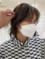 外国人風ウルフパーマにハイライト