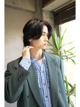 キュー(Cue_) 無造作ウルフセンターパート×メンズパーマ