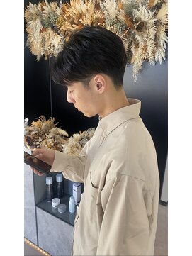 シロ(SHILO) センターパートショートスタイル