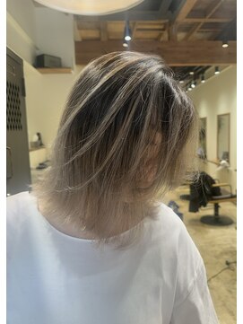 リフル 八王子(RIFULL) ハイライト　レイヤー ショートヘア　ボブ　くびれレイヤー