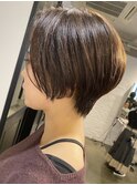 切りっぱなしミニボブショートレイヤー前下がりイルミナ前髪なし