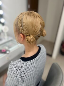 ルノンルージュ(Renon Rouge) 編み込みツイン団子