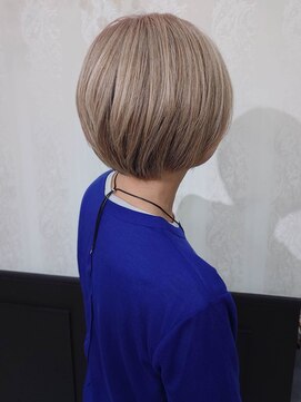 フォックスヘアー(fox.hair) 丸みショートボブ/fox.hair