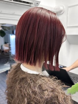 ラレイ ハラジュク(Lalei harajuku) 【白石】ブリーチなしワインレッド赤髪暖色艶カラーぱつっとボブ
