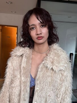 赤髪ボブ くびれパーマ ボブパーマ