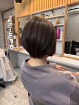 コロレ(COLORE) 60代艶アッシュブラウンの大人ショートボブ