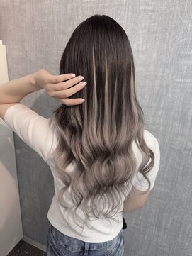 ブランシスヘアー(Bulansis Hair) シルバーグラデーション
