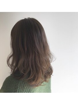 カウチ(Kauti) 透明感のあるオリーブアッシュ！レイヤーしっかり！